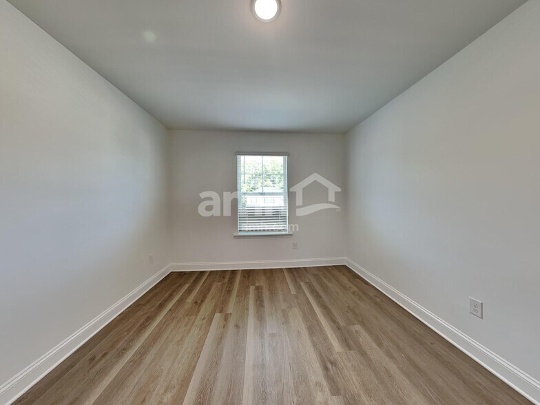 Building Photo - 4781 McDade Lane