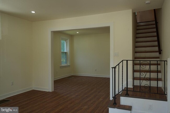 Building Photo - 140 S Keswick Ave