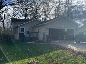 Building Photo - Charming Tri-level In Bristol - Lake George