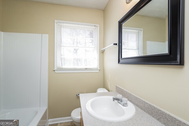 Building Photo - 6471 Chickasaw Dr