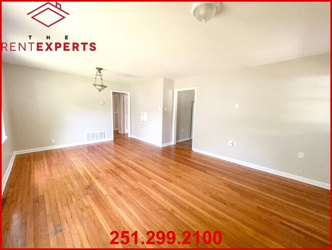 Building Photo - 3015 Farcott St