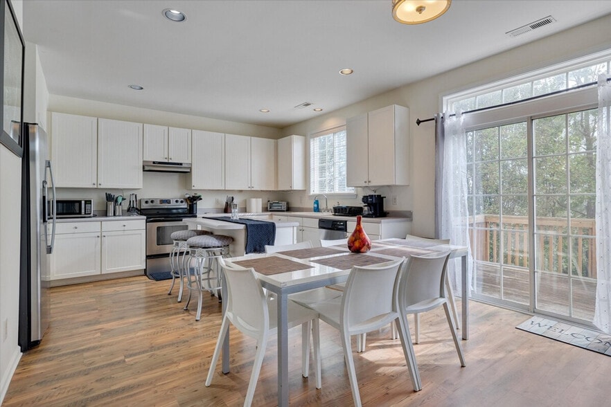 Building Photo - 3495 Mackinac Island Ln