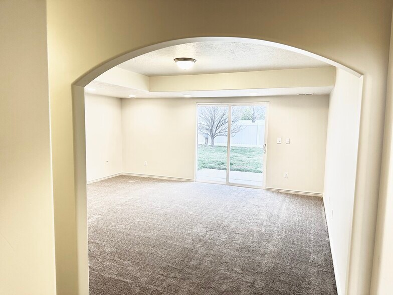 Building Photo - 1186 N 3020 W
