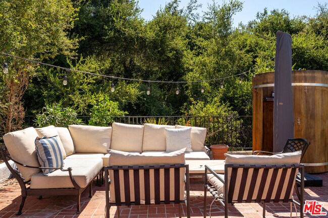 Building Photo - 4441 Park Alisal