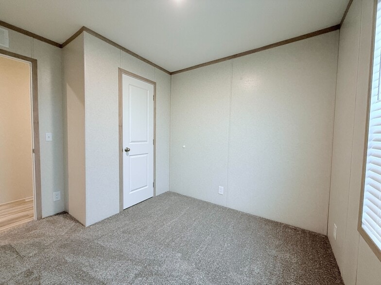 Building Photo - 29669 Danbury Ct