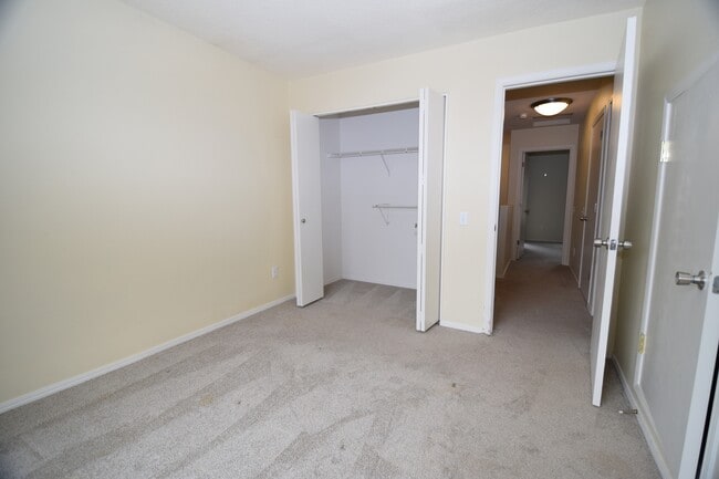 Building Photo - 232 NE 76th Ave