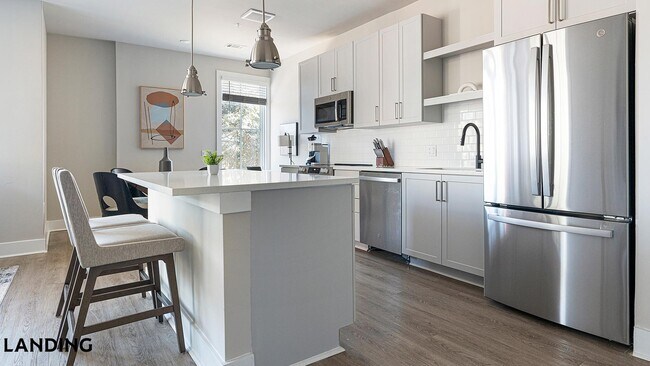 Building Photo - 300 E Broad St