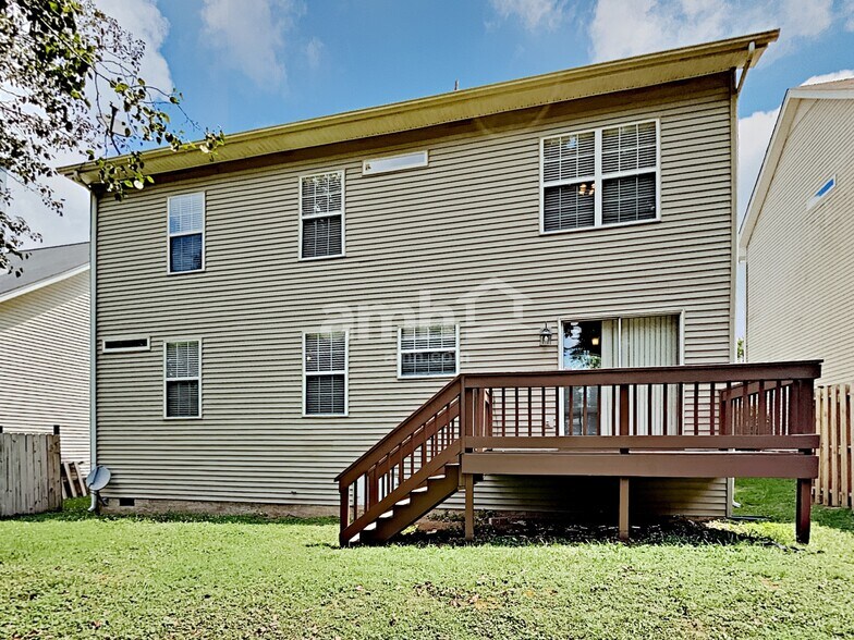 Building Photo - 4108 Meadow Green Dr