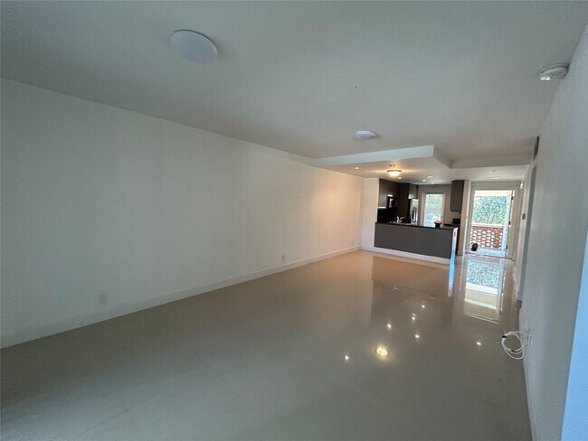 Building Photo - 2800 NE 14th Street Causeway