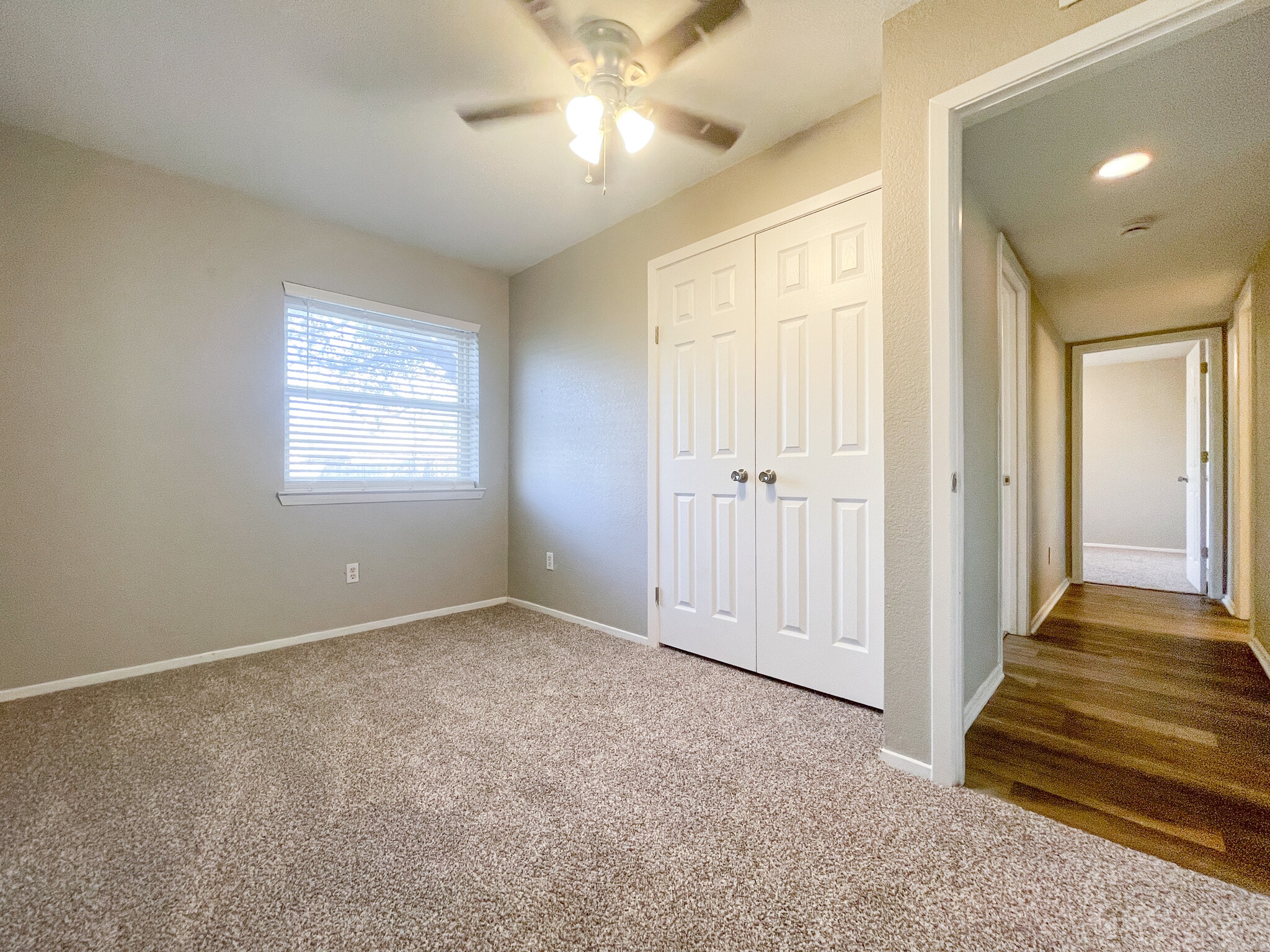 Building Photo - 407 N Bermuda St