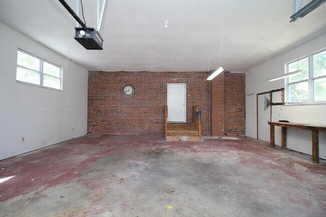 Building Photo - Northeast Pensacola Home- Entertainers Dream with Covered Deck & Fenced Backyard