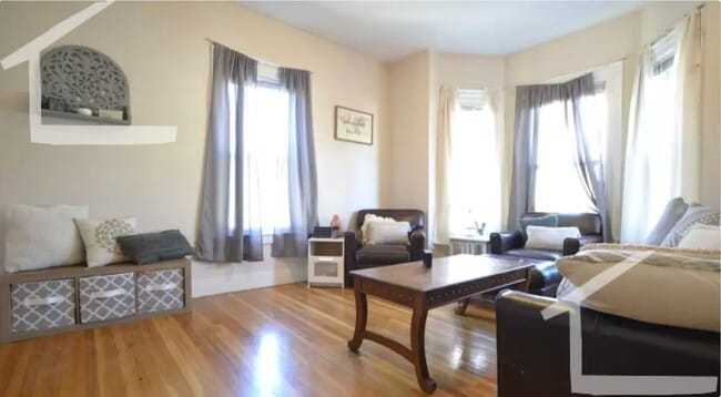 Building Photo - 9/1/26 Renovated Wadsworth St 4BR/2BA, cen...