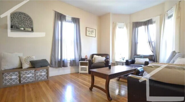 Building Photo - Top-notch and Unique apartment