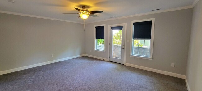 Building Photo - Beautiful 2 story home in heart of Church ...