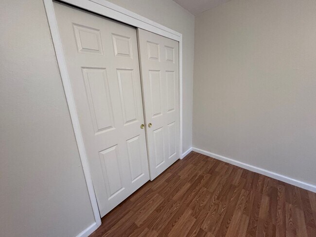 Building Photo - Unit 3