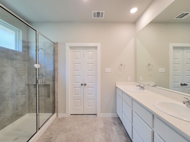 Building Photo - 2905 Terrace Grove Dr