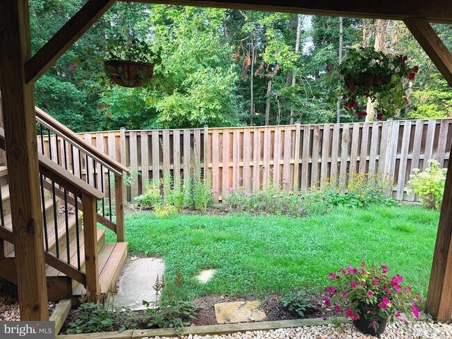 Building Photo - 6062 Hollow Hill Ln