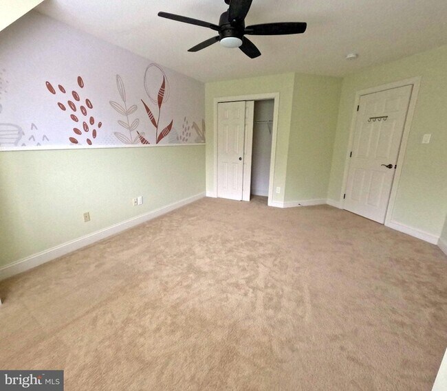 Building Photo - 957 Pinehurst Dr