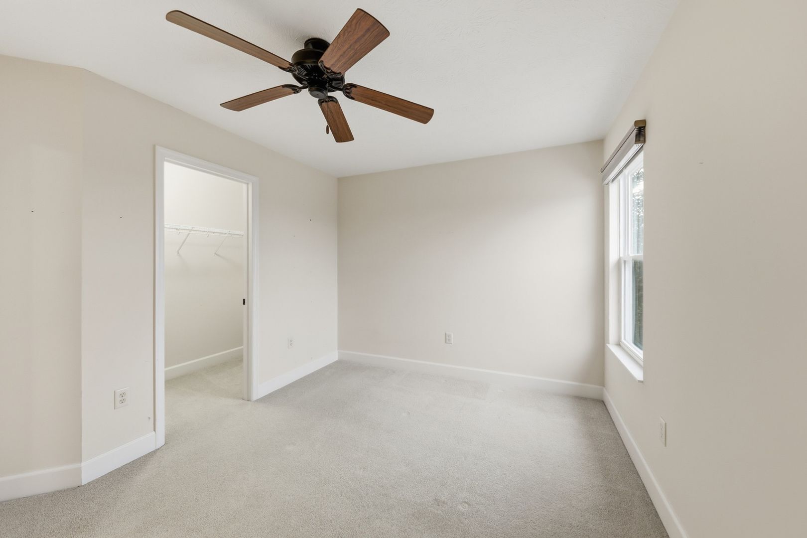 Building Photo - 997 Sweeney Dr