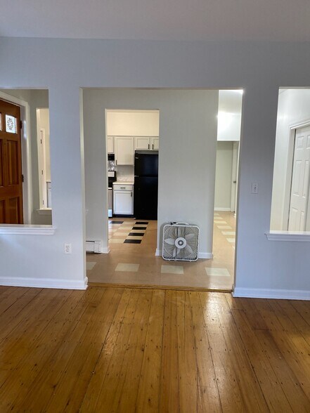 Building Photo - 61 Walden St