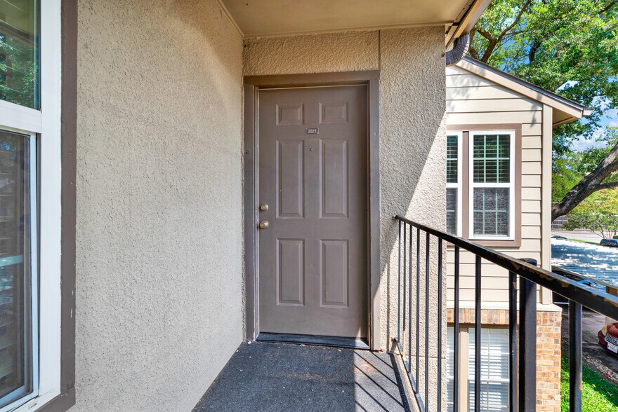 Building Photo - 5300 Keller Springs Rd