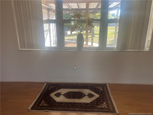 Building Photo - 1467 SE Andrews St