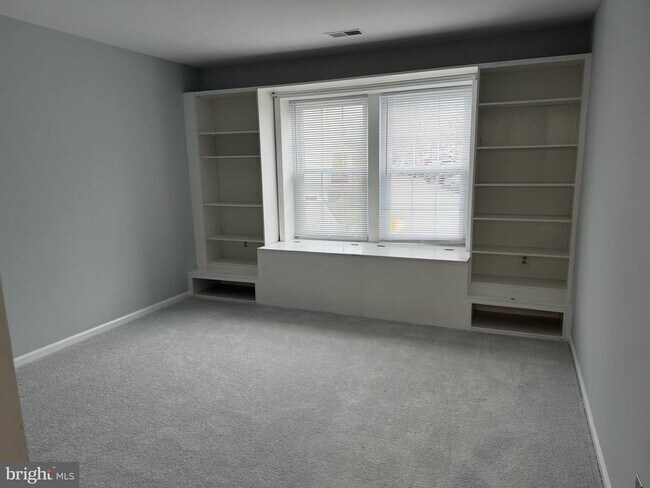 Building Photo - 12926 Grays Pointe Rd