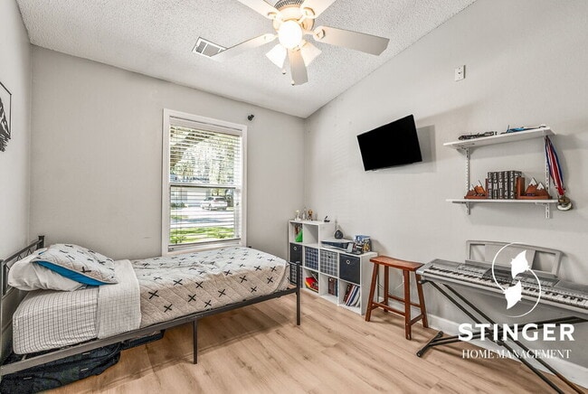 Building Photo - 53 Brindlewood Dr