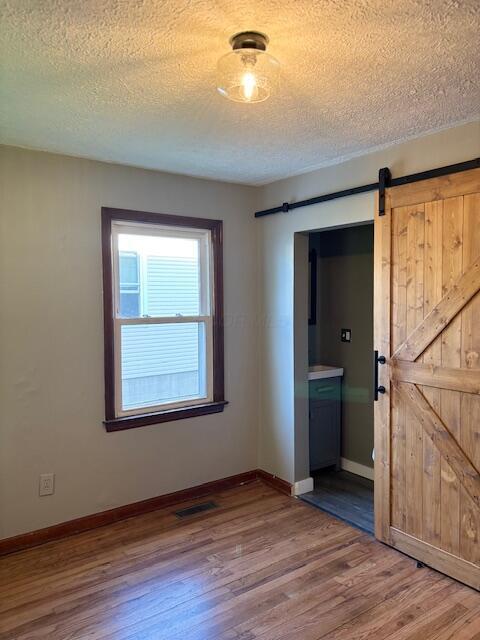 Building Photo - 320 Rosslyn Ave