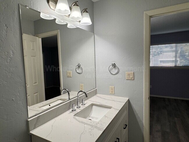 Building Photo - 2380 E Geddes Ave