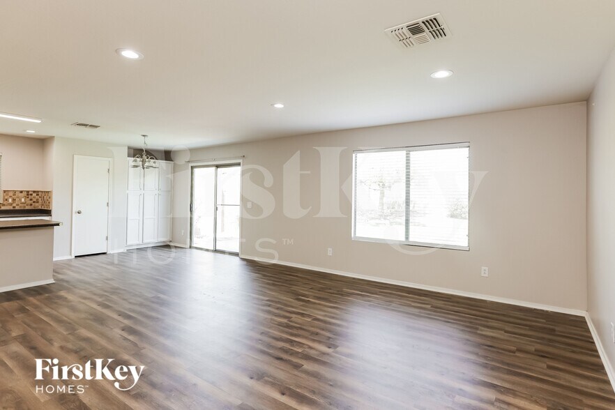 Building Photo - 5570 E Flowing Spring