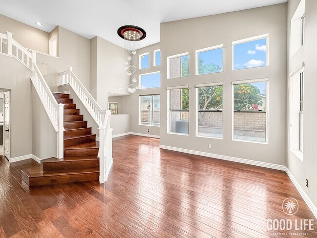 Building Photo - Immaculate 4Bd/2.5Ba Spacious Home with NE...