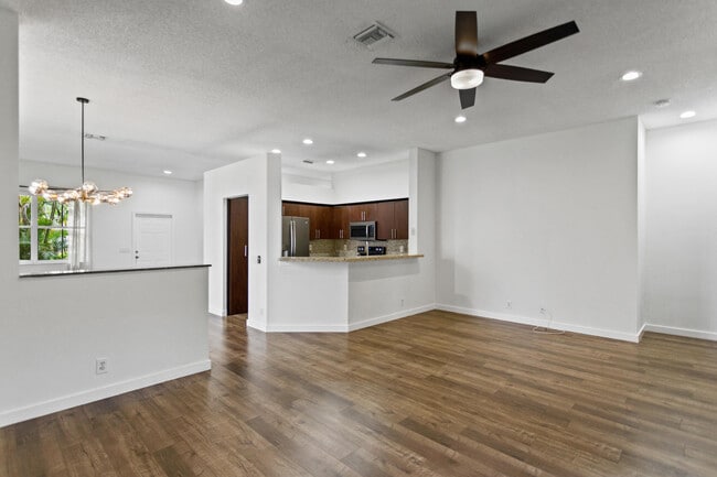 Building Photo - 1071 Bluewood Terrace