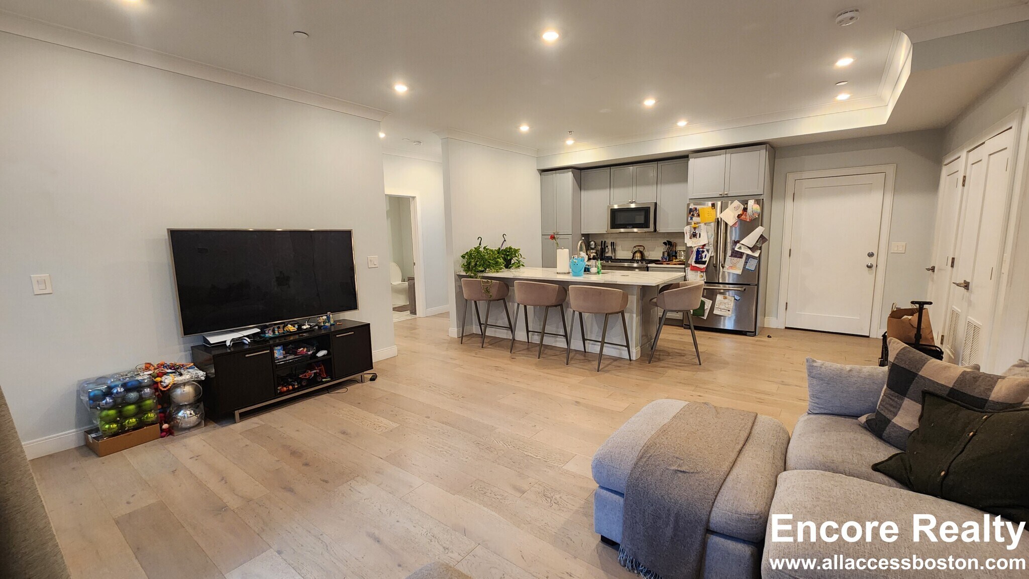 Building Photo - 32 Cummins Hwy