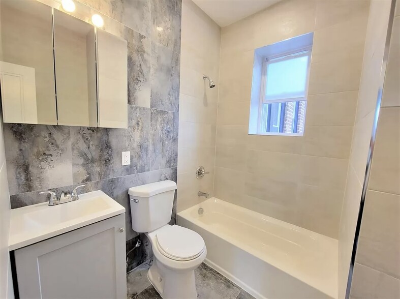 535 Hawthorne Ave 303 - 540 Hawthorne Ave