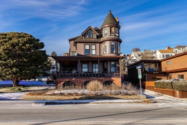 Building Photo - 322 Humphrey St