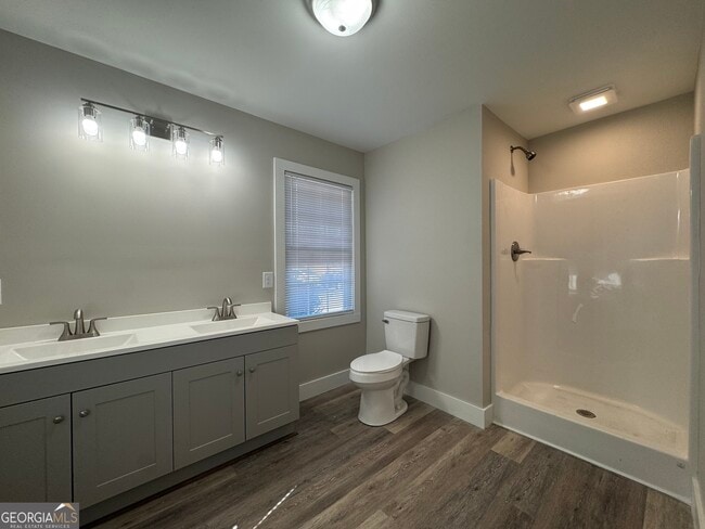 Building Photo - 820 Oglethorpe Ave