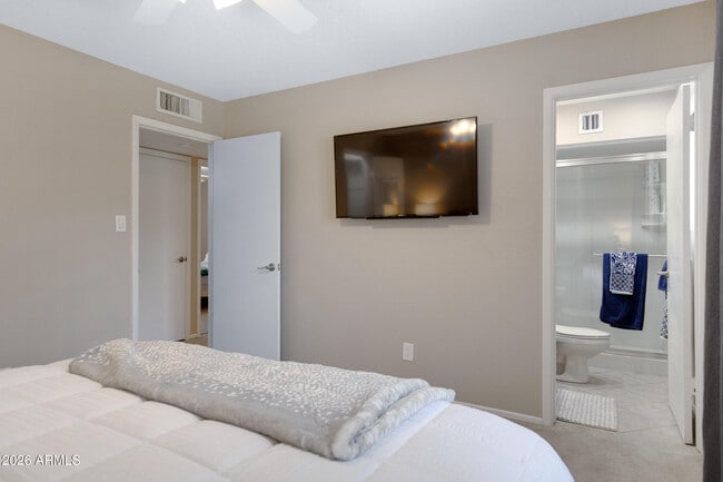 Building Photo - 1812 N McAllister Ave