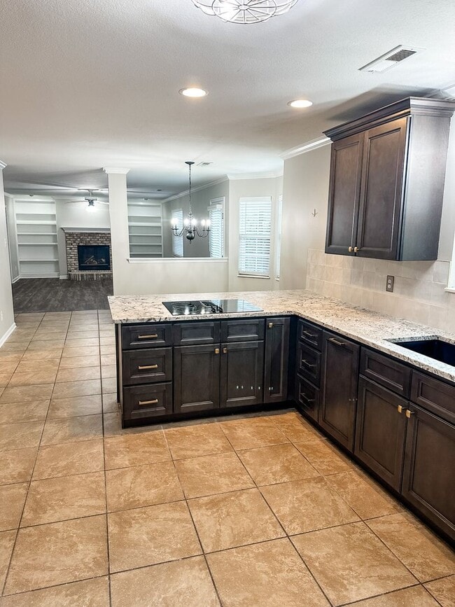 Building Photo - Beautifully updated 4 Bedroom/2.5 Bath Executive Rental in Farragut!
