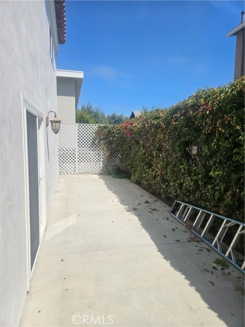 Building Photo - 2426 Silverstrand Ave