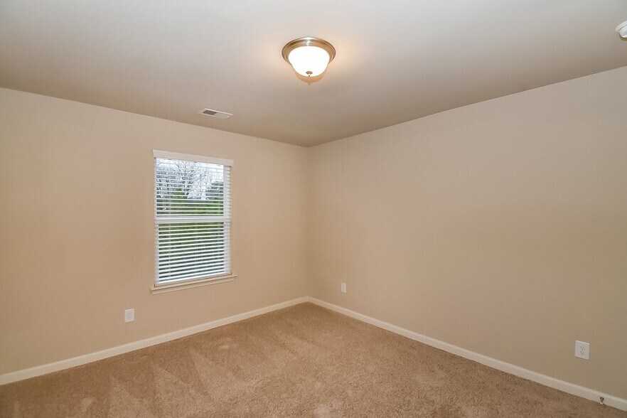 Building Photo - 279 Faron Dr