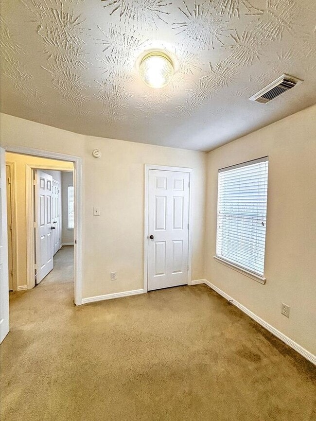 Building Photo - 4710 Kiowa Cir