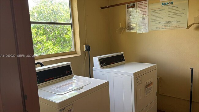 Building Photo - 5851 NW 62nd Ave