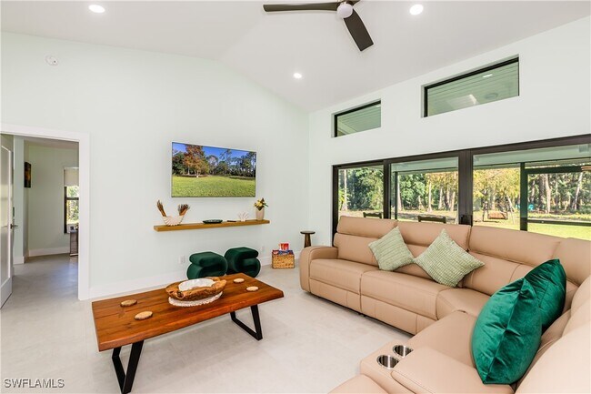 Building Photo - 3511 17th Ave SW