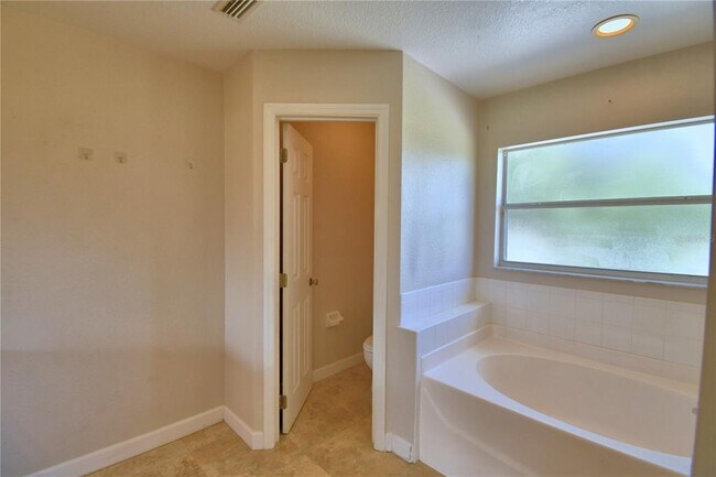Building Photo - 223 Grouper Ct