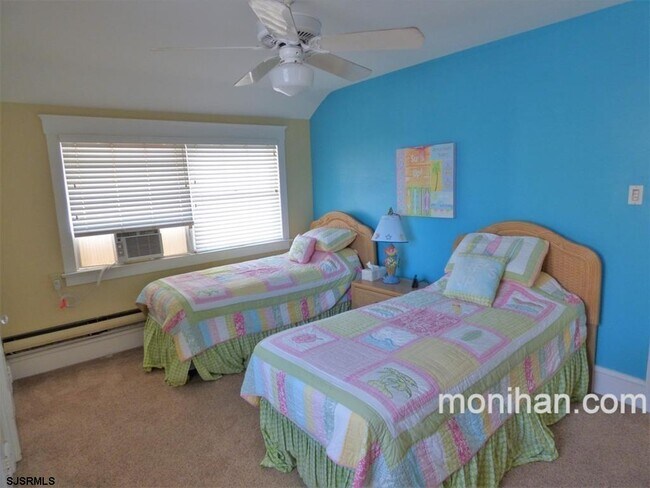 Building Photo - 875 Stenton Pl