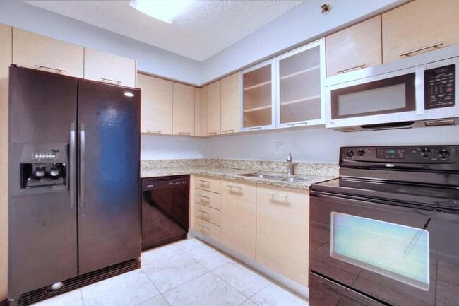 Building Photo - 3300 NE 192 St