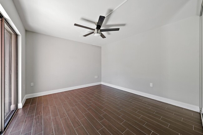 Building Photo - 3310 Meridian Way S