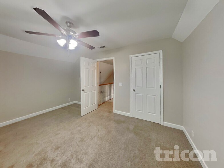 Building Photo - 217 Titans Cir