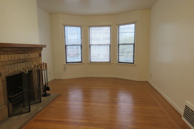 Building Photo - Cow Hollow - 2 Bedroom Flat